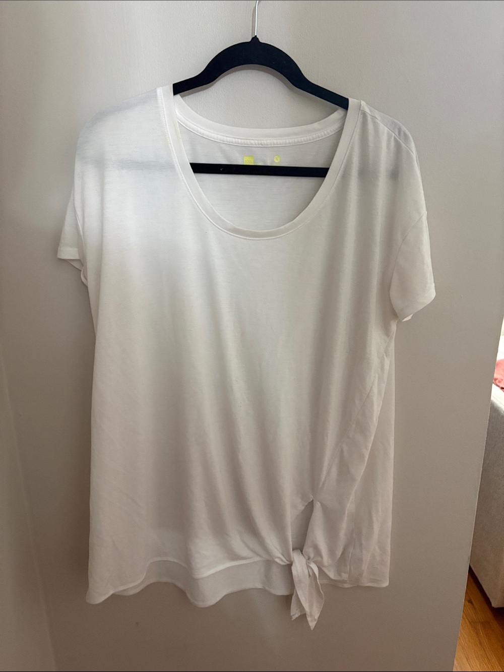 Xersion White Short Sleeve Scoop Neck Tie-Knot Tee